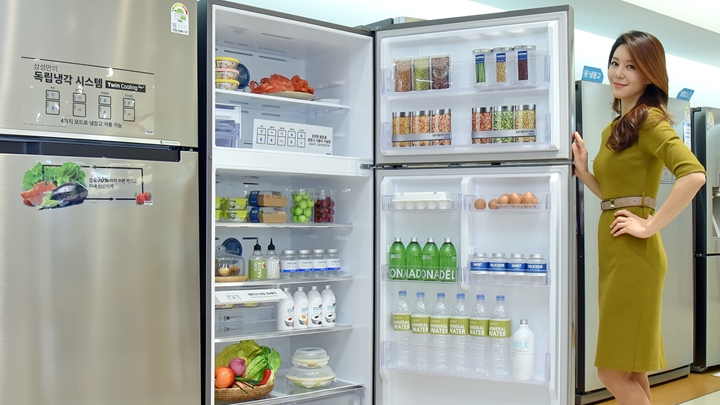 삼성전자, 2016년형 상냉동 하냉장 냉장고 출시