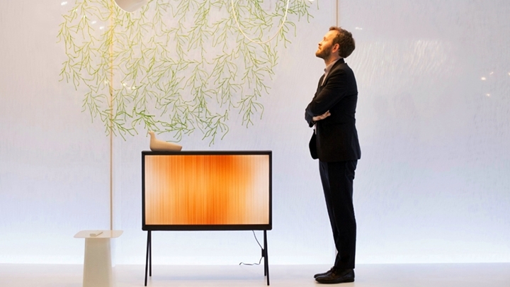 “찻잔 속 티백 같은 가전 고민했죠” 세리프 TV 디자이너 에르완 부훌렉 인터뷰