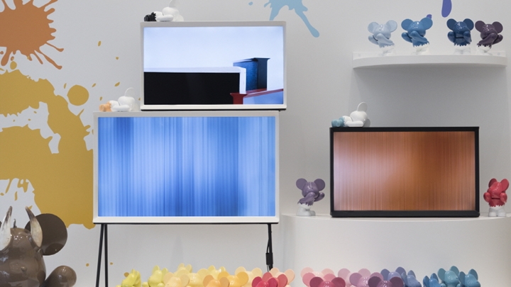 서울 용산구 한남동 소재 갤러리 ‘디뮤지엄’에 전시된 세리프 TV