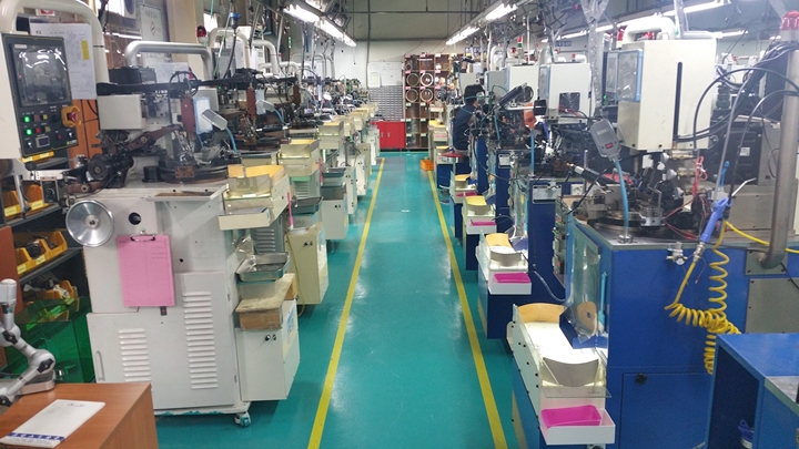 경기 남양주 소재 필라멘트 제조회사 새한텅스텐의 스마트공장 사업 추진 후 제조현장이 개선된 모습