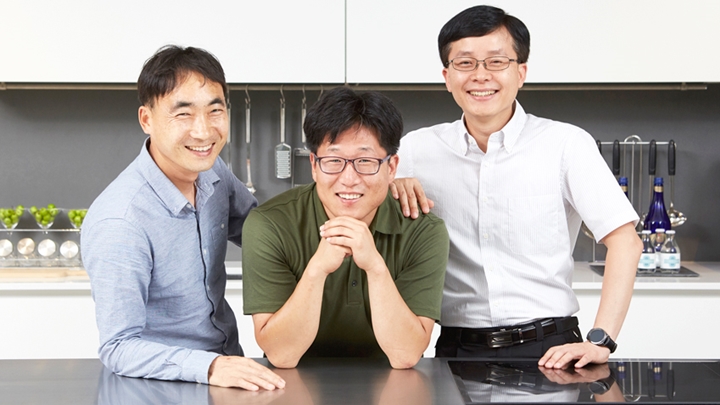 셰프컬렉션 전기레인지 개발의 주역들. (왼쪽부터)정상윤 수석, 강홍주 책임, 윤창선 수석