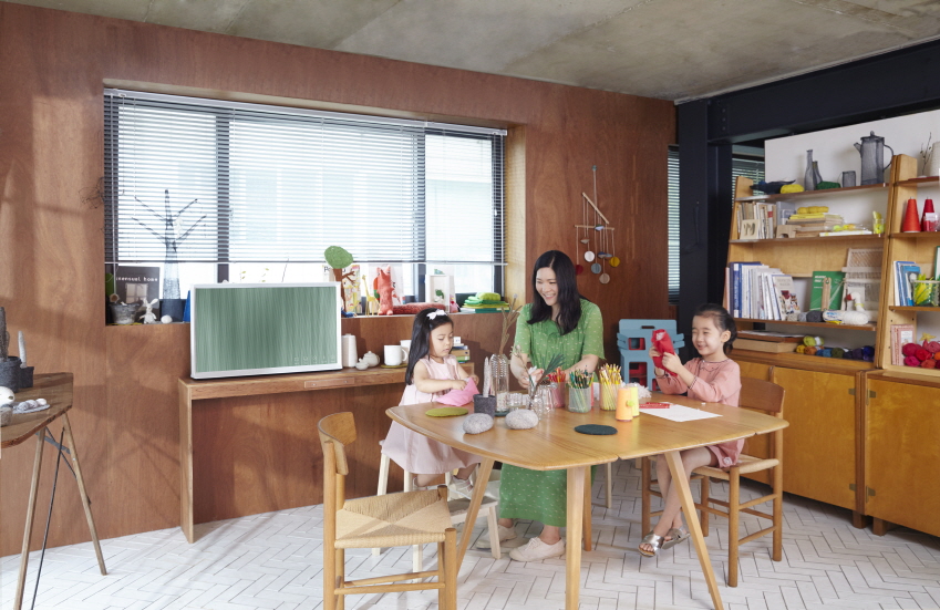 "아이들이 정답이 아닌, 각자 원하는 걸 고를 수 있길 바랐어요. 본인이 선택한 일을 즐겁게 할 수 있다면 자연스럽게 행복을 느낄 수 있지 않을까요?"