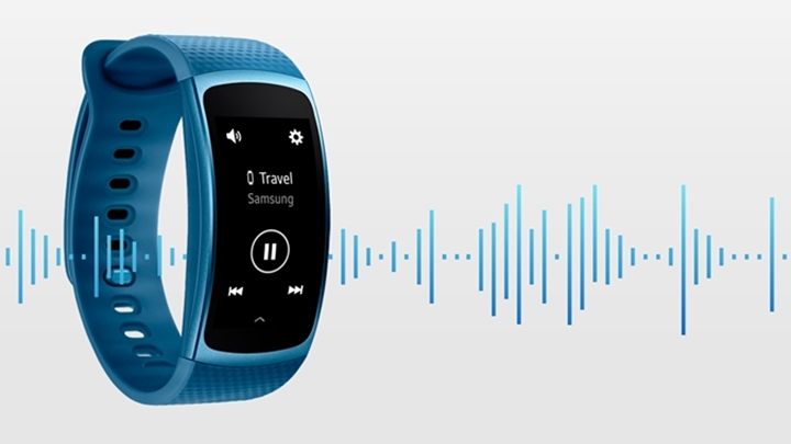 기어 핏2로 음악 재생하는 이미지