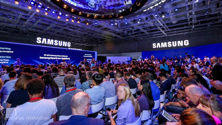 IFA에서 대기중인 참여자들