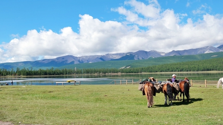 홉스굴 호수(Khovsgol Lake)