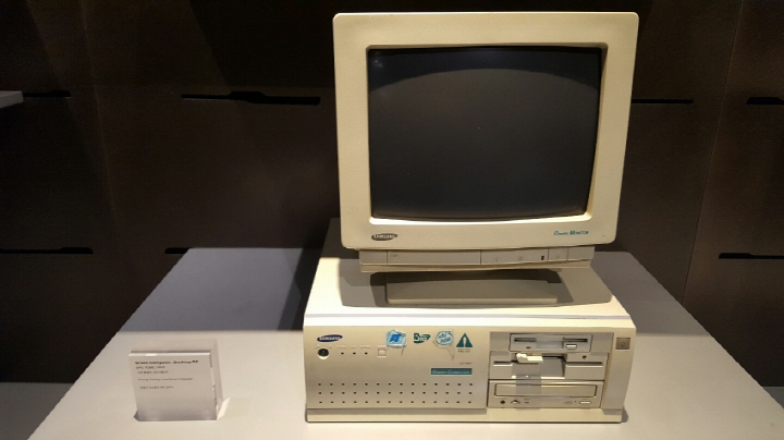 1983년 출시된 PC ‘퍼스컴’(모델명 ‘SPC-1000’)