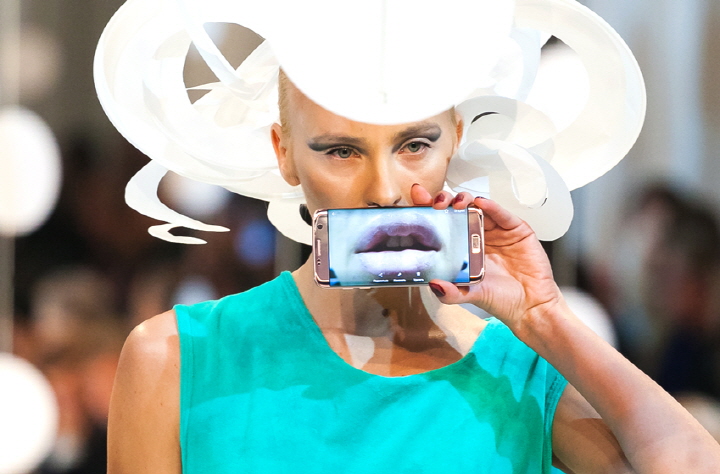 ‘하이테크(Hi-Tech) 패션’