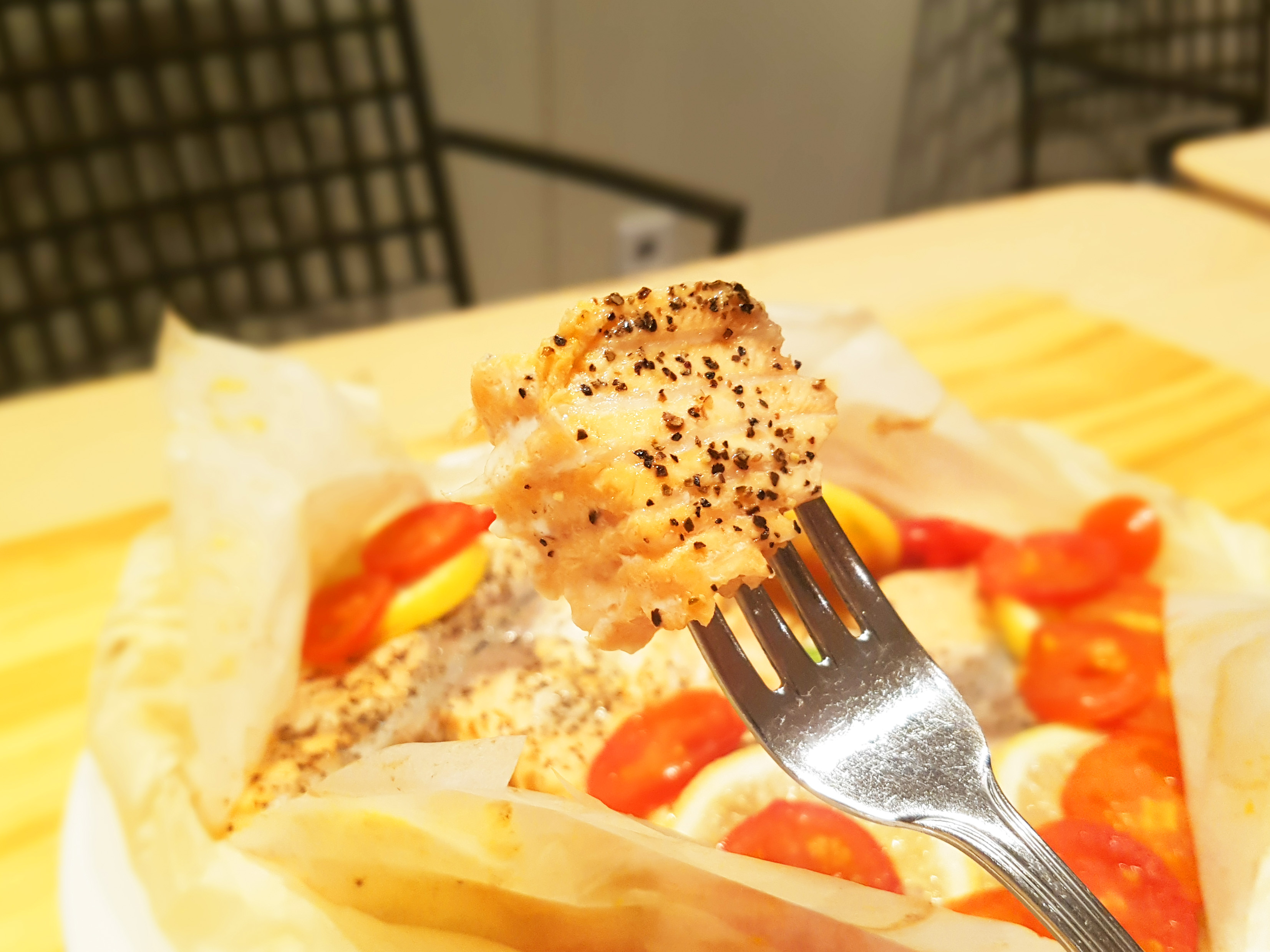 새콤&촉촉 색다른 요리 연어 파피요트 완성!