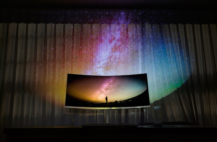 SAMSUNG Curved Monitor Quantum dot display