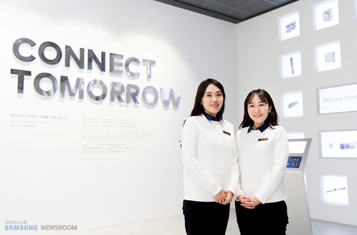 송다희(사진 왼쪽), 성지연 딜라이트 메이트의 모습이다.