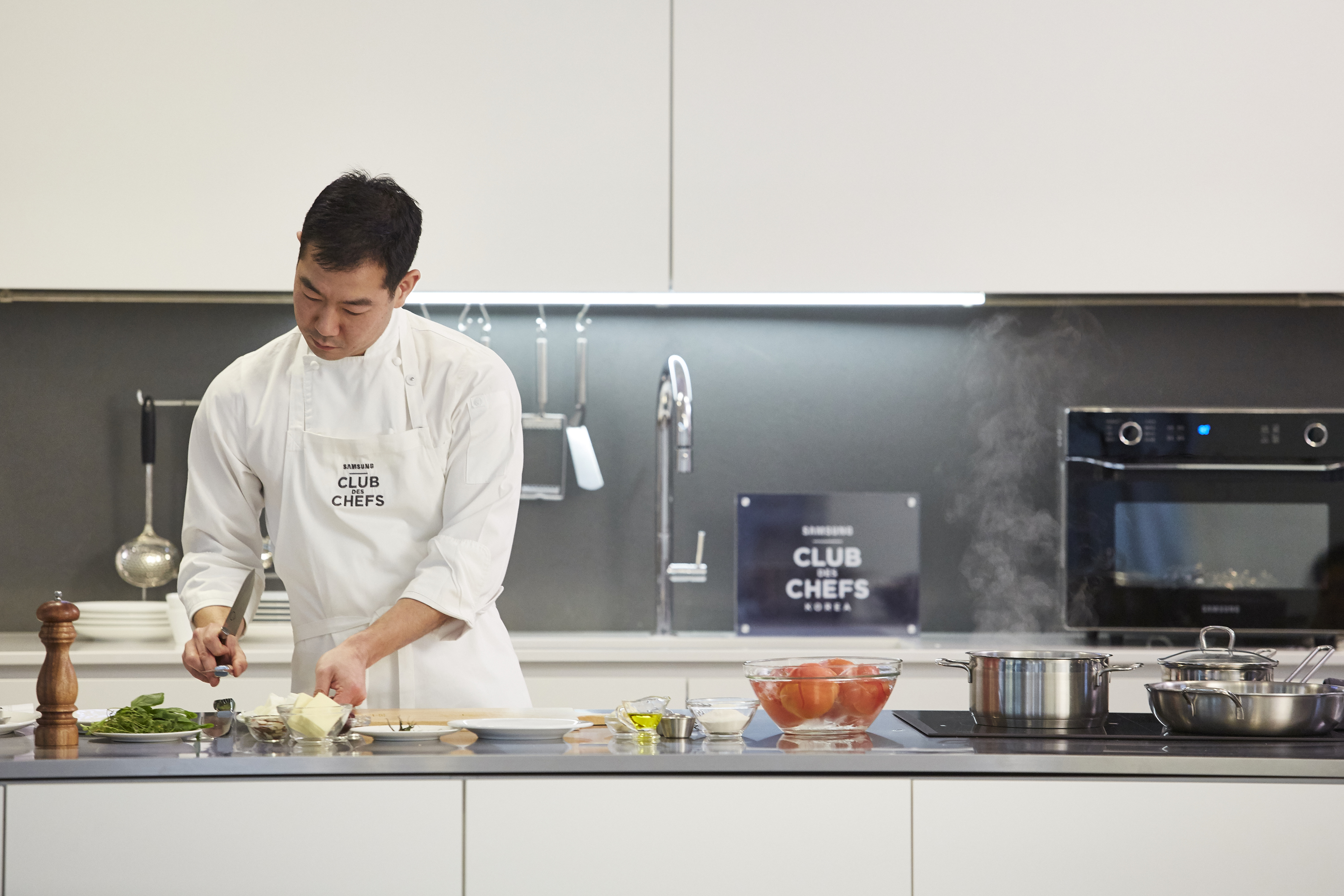 임기학 셰프의 요리하는 인터뷰 사진