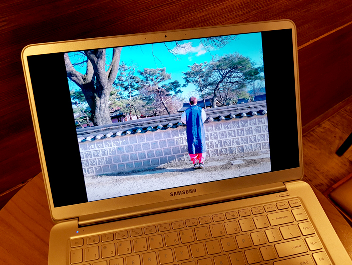 노트북 9 Always와 스마트폰의 와이파이 트랜스퍼(Wi-Fi transfer) 기능을 활용, 인터넷이나 케이블 없이도 스마트폰 사진을 노트북 9 Always로 옮긴모습