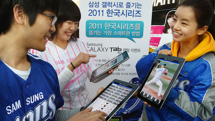 한국시리즈 열리는 야구장에 갤럭시SII LTE, 갤럭시탭 10.1, 스마트TV 등 제품 체험 버스 운영