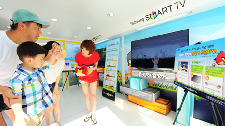 세계최초 동작인식 기능 활용한 앵그리버드 등 다양한 체험존 마련