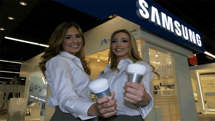 모바일과 블루투스로 바로 연결해 전원, 밝기·색감 조절, 그룹 제어 가능한 혁신 제품 '삼성 스마트 전구' 전시