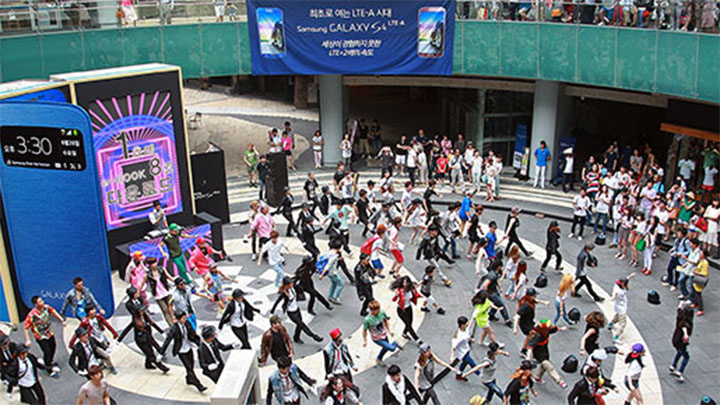 '갤럭시 S4 LTE-A' 출시 기념해 빠른 속도를 주제로 대규모 이색 행사 펼쳐