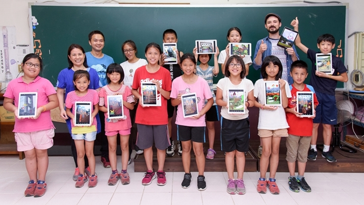 스카이 아트 작가, 갤럭시 탭3가 함께한다 썸네일