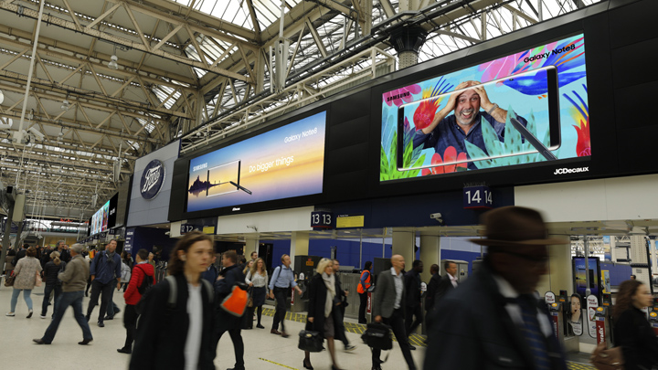 갤럭시 노트8 옥외광고_영국 런던 워털루역_썸네일