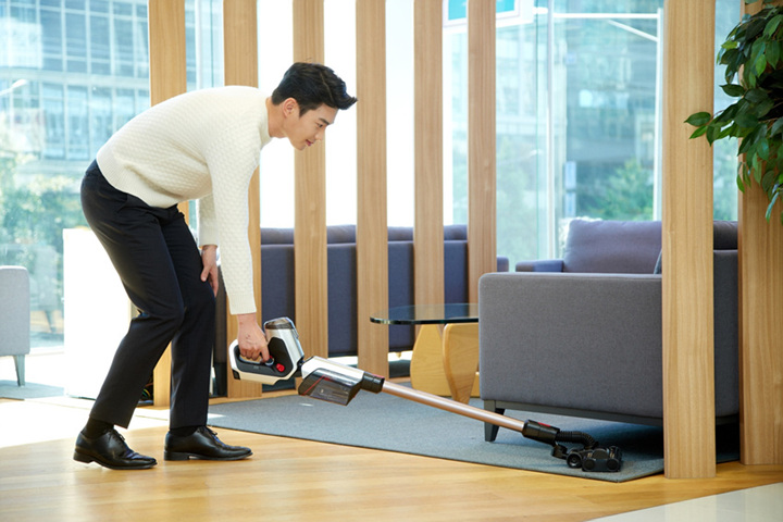 삼성전자 파워건 사용하는 모습