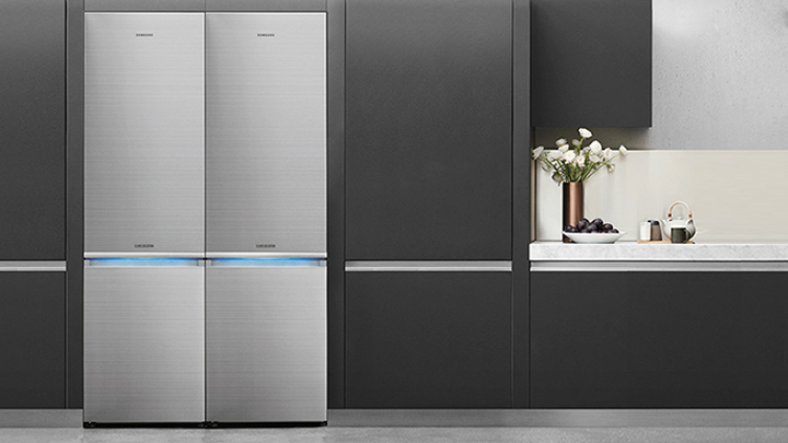 플랫 디자인 냉장고 주방 전경