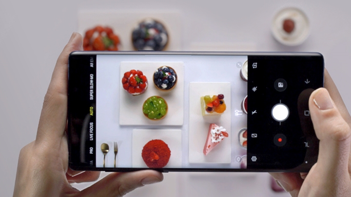 과일, 케익 등 다양한 디저트를 찍는 갤럭시 노트9