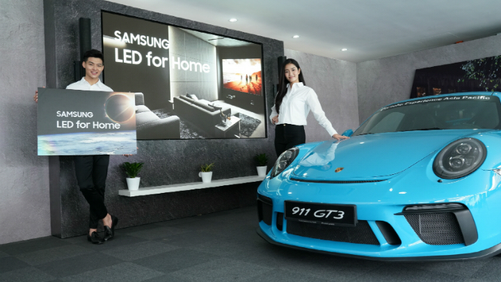 삼성전자가 17일까지 말레이시아 세팡 국제 자동차 경기장(Sepang International Circuit)에서 개최되는 ‘포르쉐 익스피리언스’ 행사에 홈 시네마 시장을 겨냥한 109형 초대형 LED 사이니지 ‘LED 포 홈(LED for Home)’ IF P1.2 시리즈를 전시하고 프리미엄 고객 대상으로 차별화된 홈 시네마 경험을 제공한다.