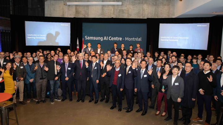 18일(현지시간) 캐나다 몬트리올에서 열린 삼성전자 몬트리올 AI 연구센터 개소식에서 참석자들이 기념 촬영을 하고 있다.