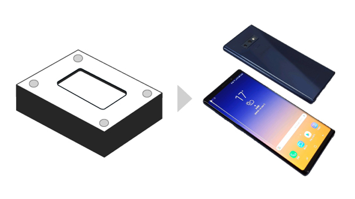 핸드폰 몰드가 핸드폰으로 되는 장면