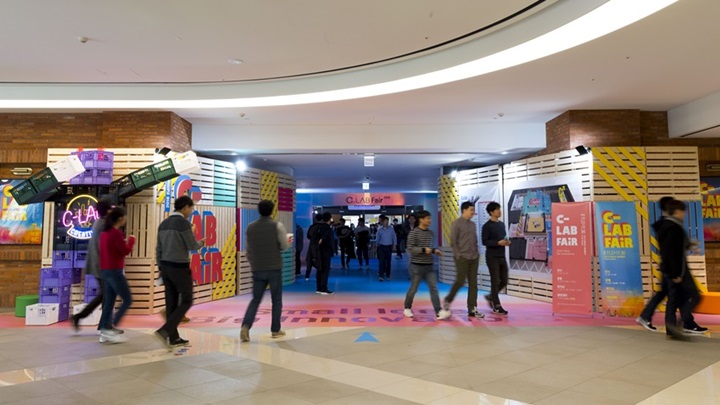 올 한 해 C랩 과제를 공유하는 사내 행사 ‘2018 C랩페어’가 지난 27일부터 나흘간 삼성전자디지털시티(경기 수원시 영통구 삼성로)에서 열렸다.