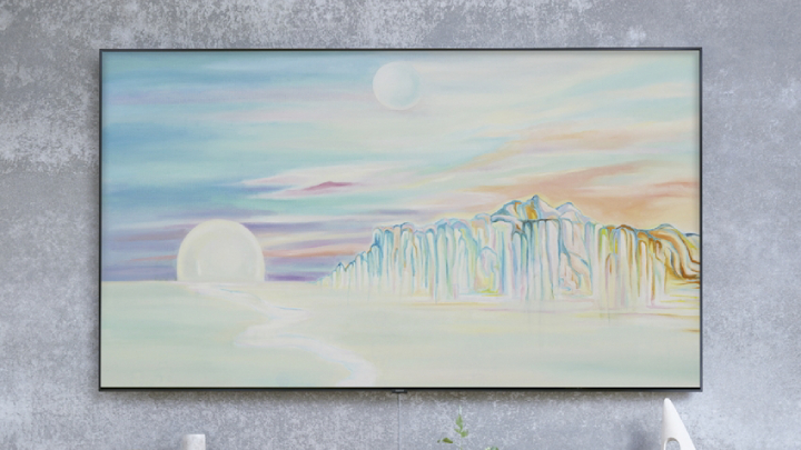 삼성 QLED TV에 시간에 따라 그림의 색채가 달라지는 세계적 아티스트 ‘탈리 레녹스’ 작품의 매직스크린 모드가 띄워져 있다.