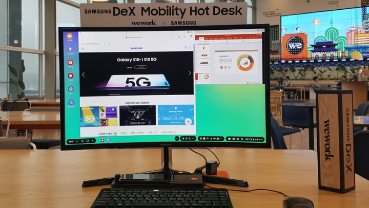 위워크 종로타워 지점에 운영 중인 ‘삼성 덱스 모빌리티 핫 데스크’ 모습