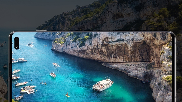 갤럭시 S10 디스플레이는 생생한 색감을 자랑한다