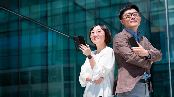 무선사업부 전략파트너개발그룹 박지선 상무(왼쪽)와 프레임워크그룹 정혜순 상무(오른쪽)