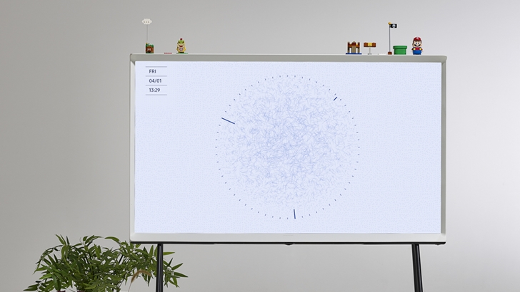 ‘더 세리프’ TV에 유명 브랜드 소품들을 배치해 다양한 디자인을 연출한 모습