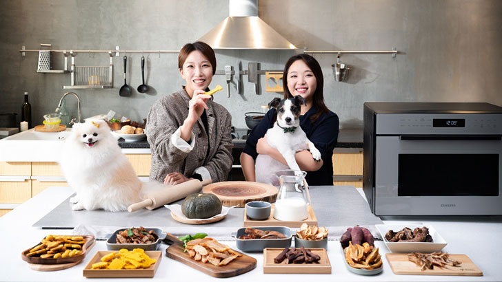 삼성 직화오븐(펫 케어) ‘펫 간식 모드’를 기획•개발한 송진명 프로(좌), 이주현 프로(우)