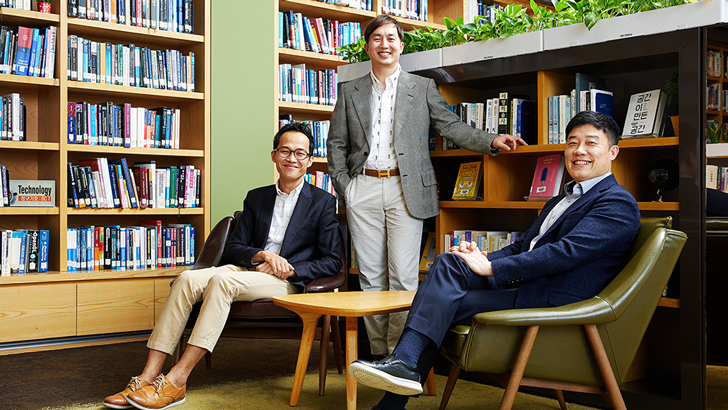 삼성전자 종합기술원 안중권 전문 연구원, 원강희 전문 연구원, 이홍석 마스터(왼쪽부터)