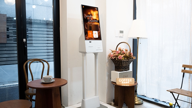 카페 보은하다에 설치된 삼성 키오스크 모습