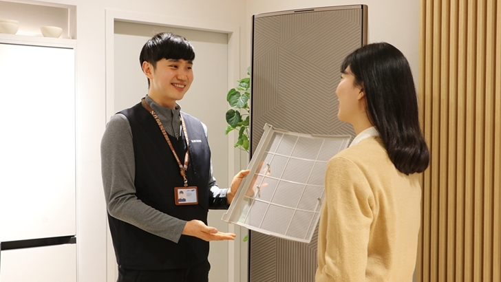 [사진1] 에어컨 사전점검 서비스 제공 모습