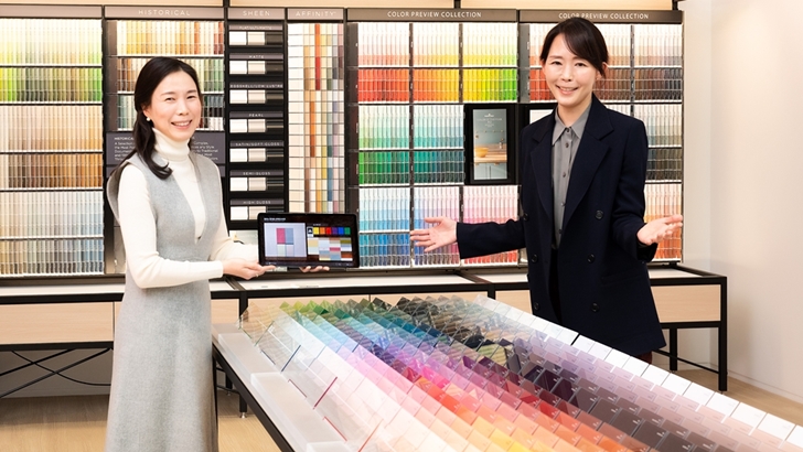 감성디자인그룹 김소희 그룹장과 홍지담 디자이너