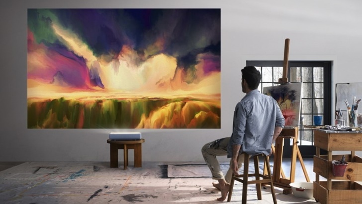 삼성 더 프리미어로 영화 관람중인 모습