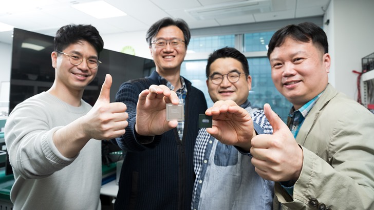 (왼쪽부터) 8K TV 속 IC 개발에 참여한 삼성전자 김상덕, 성한수, 임정현, 송용주 씨