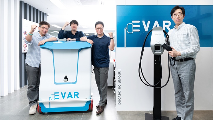 ▲ (왼쪽부터) 박진성 상무, 김기재 이사, 신동혁 이사, 이훈 대표