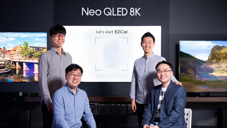 ‘EZCal’ 앱을 개발한 삼성전자 영상디스플레이사업부 김지만, 우준희, 박재성, 정성운 엔지니어(왼쪽부터)