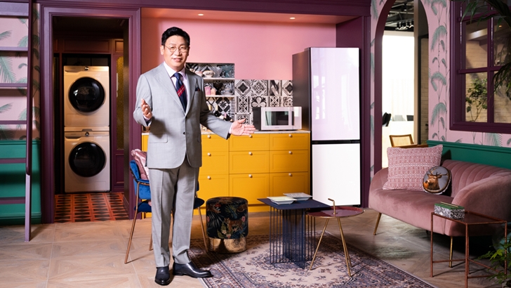 삼성 비스포크 홈을 설명 중인 삼성전자 이재승 사장