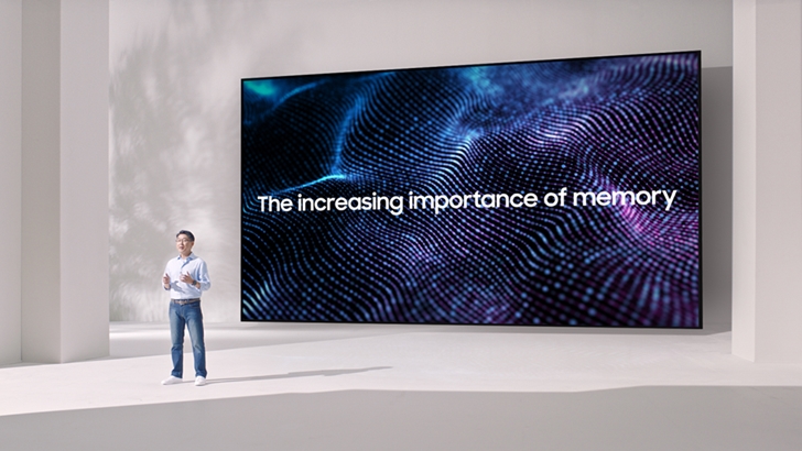 GSA 폐막 기조연설의 한 장면 화면에는 The increasing importance of memory라고 써있다