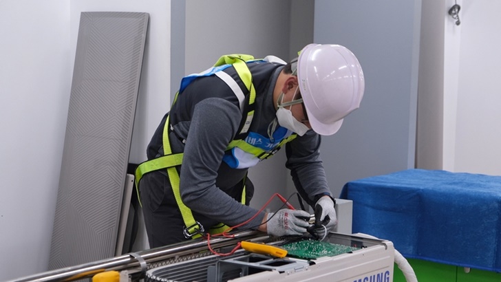 제 26회 서비스 기술경진대회에 참여한 서비스 엔지니어들이 경합을 벌이고 있는 모습