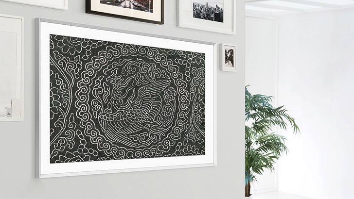 청동은입사 보상당초봉황문 합에 새겨진 문양