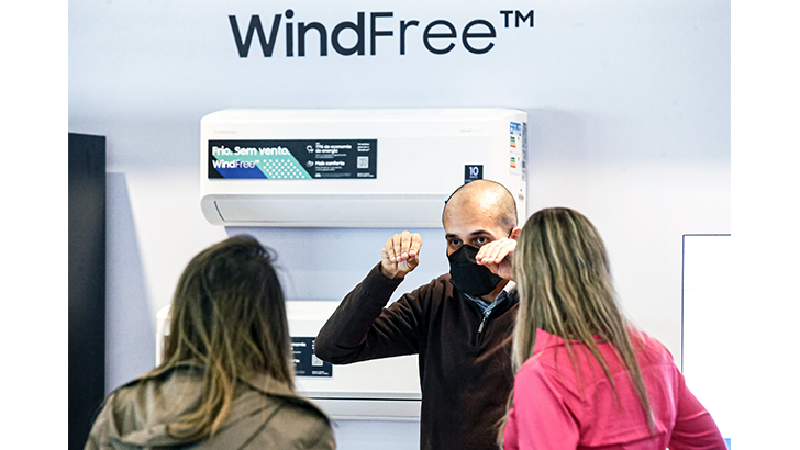 삼성전자가 브라질 상파울루에 위치한 브라질 법인 쇼룸에서 2022년형 에어컨 신제품 행사를 1일(현지 시간) 개최하고, '스마트싱스 에너지' 서비스를 출시했다.