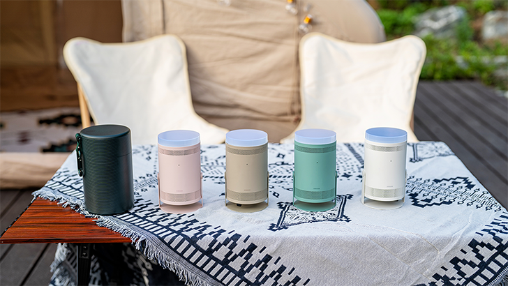 핑크(Blossom Pink), 그린(Forest Green), 베이지(Coyote Beige) 색상의 다양한 스킨