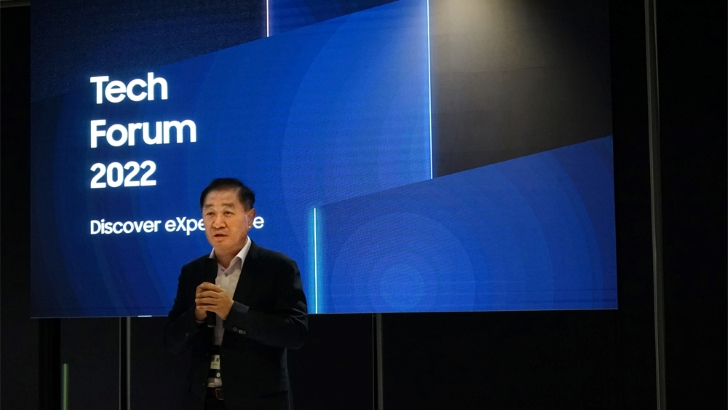 삼성전자 한종희 대표이사(부회장)이 13일(현지시간) 미국 실리콘밸리 삼성리서치 아메리카(Samsung Research America)에서 열린 '테크 포럼 2022' 행사에 참석해 회사의 비전을 설명하고 있다.